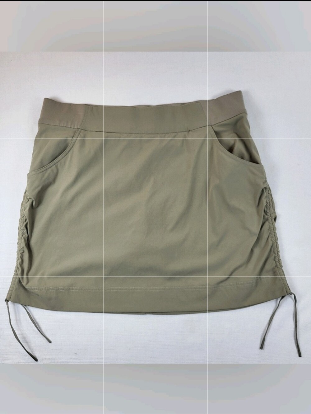 Columbia Khaki SKORT Womens Size XL Pull-on Stretch Skirt w Shorts Pockets Omni